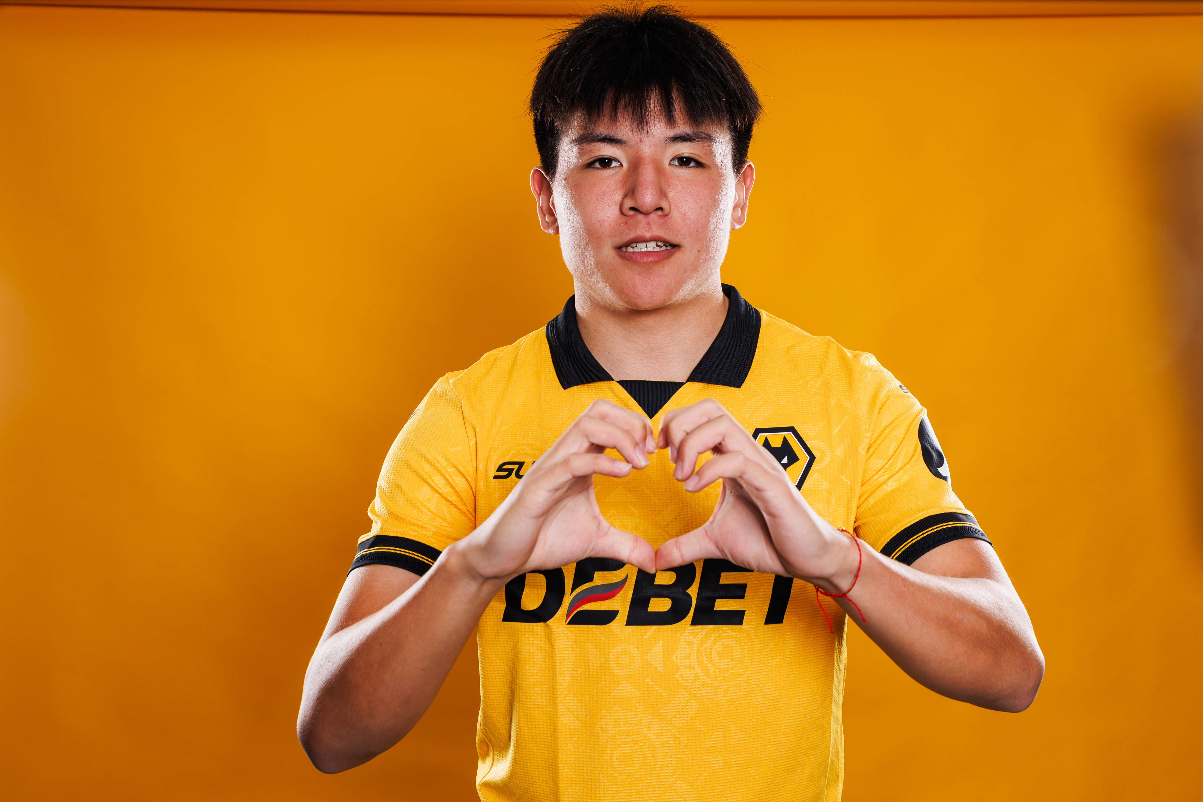 狼队官方：徐彬租借加盟英甲巴恩斯利 至本赛季结束